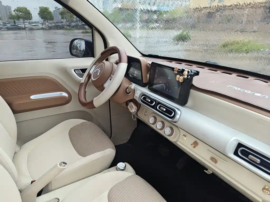 Hongguang MINIEV 2024 third generation 215km advanced version купить на сайте DeffCars