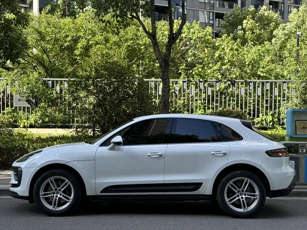 Macan 2023 Macan T 2.0T купить на сайте DeffCars