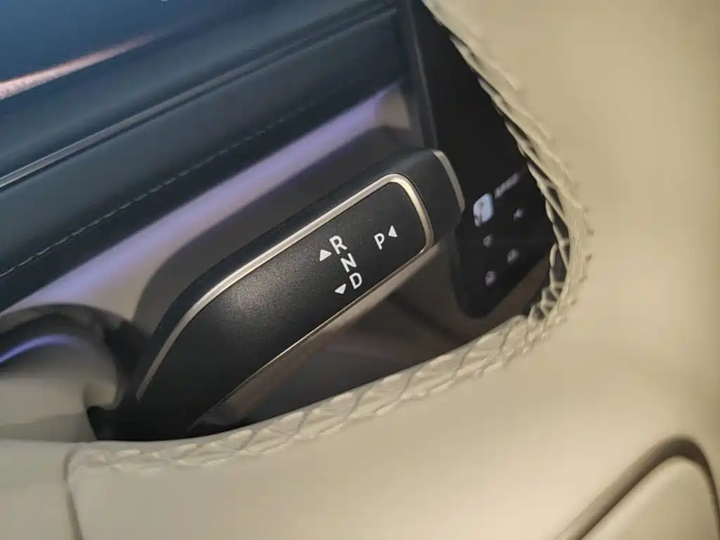 NIO ES8 2026 Six-seater Executive Signature Edition купить на сайте DeffCars