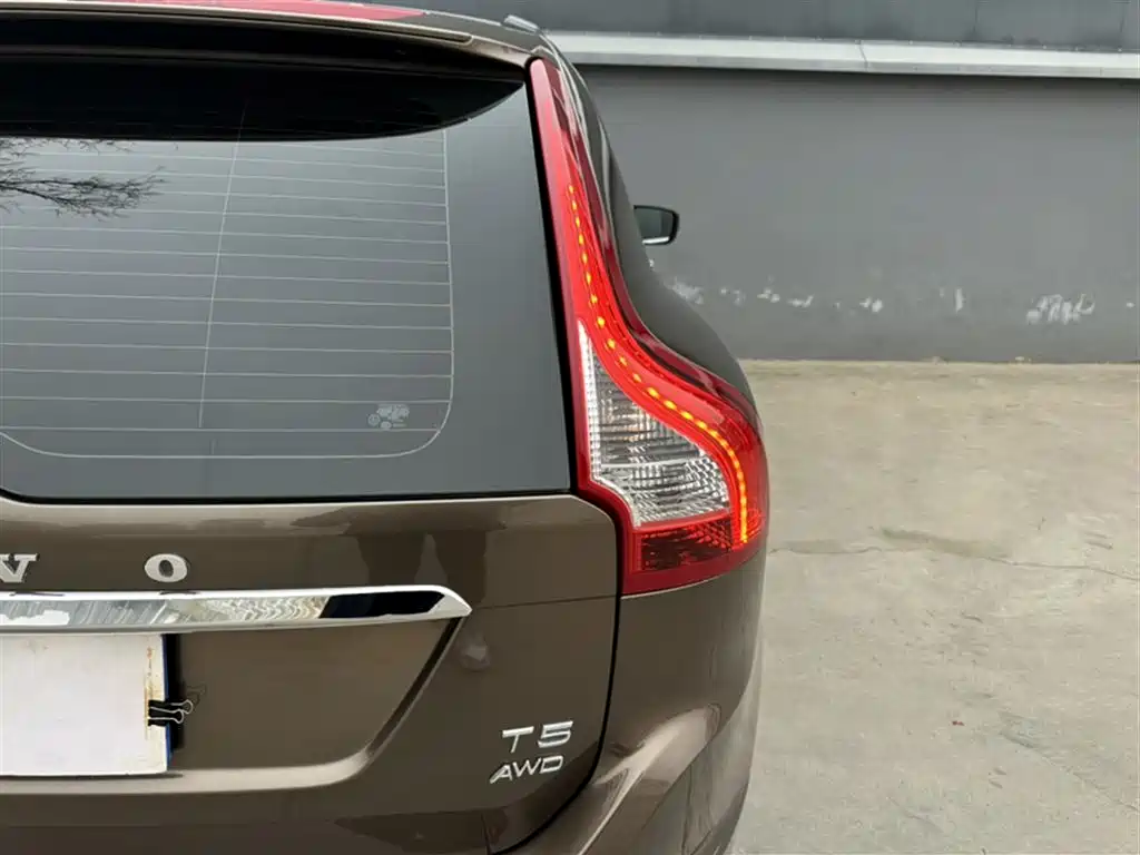 Volvo XC60 2017 T5 AWD Zhiyuan upgraded version купить на сайте DeffCars