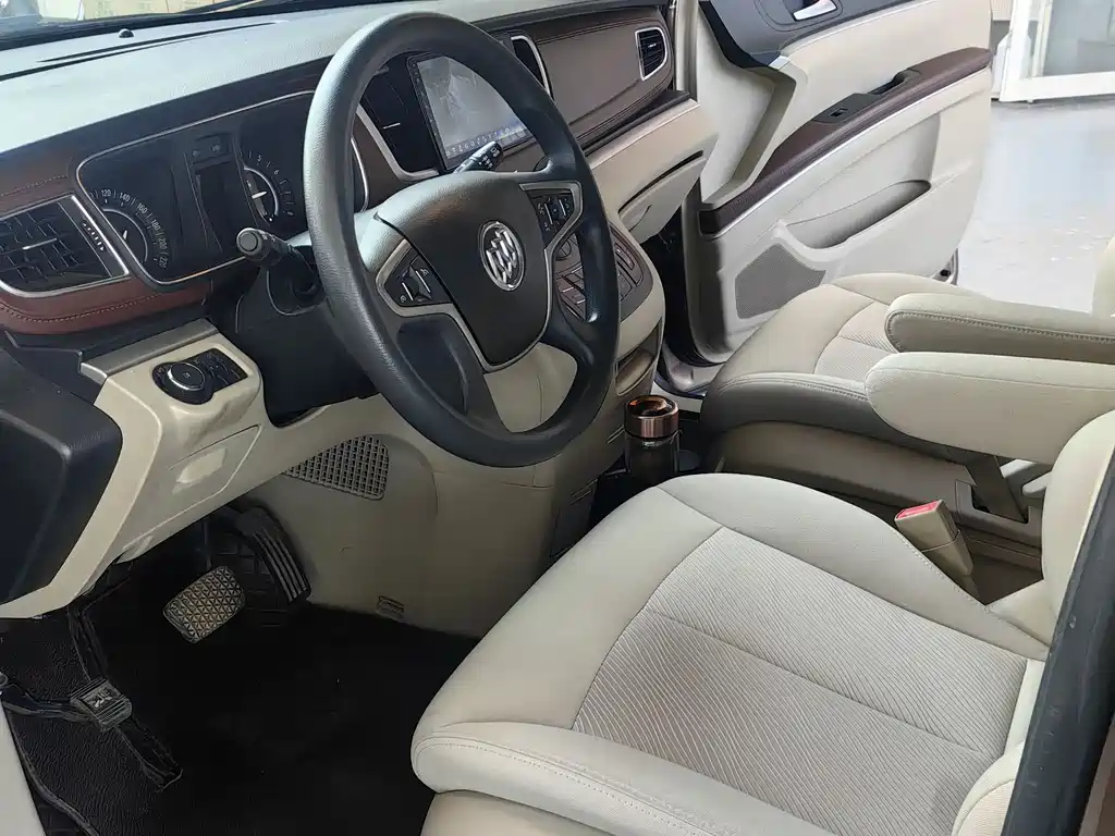 Buick GL8 2018 28T Comfort Type National VI купить на сайте DeffCars