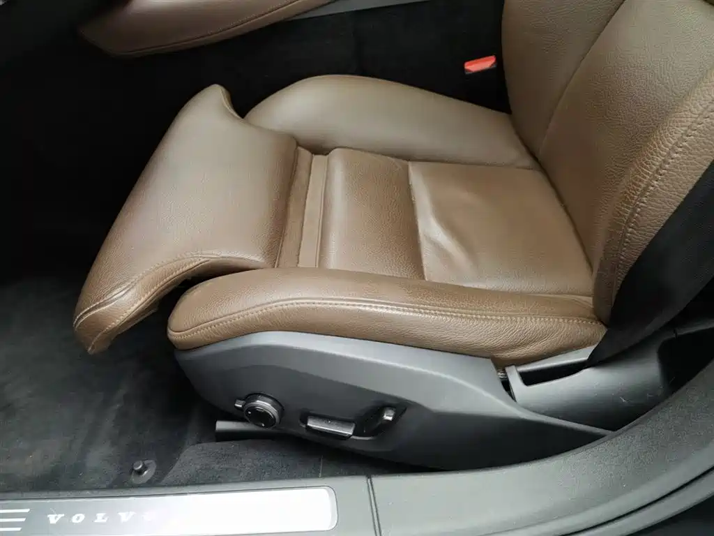 Volvo S90 2021 B5 Zhiyuan Luxury Edition купить на сайте DeffCars