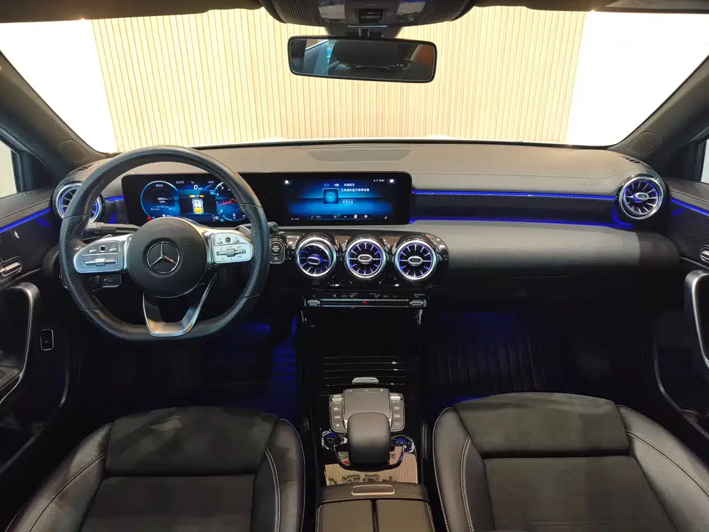 Mercedes-Benz A-Class 2020 Facelift A 200 L Sports Sedan Fashionable купить на сайте DeffCars