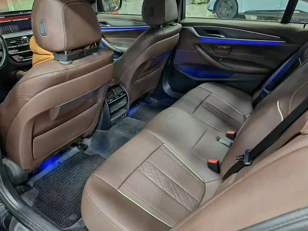 BMW 5 Series 2022 530Li Leading M Sports Package купить на сайте DeffCars