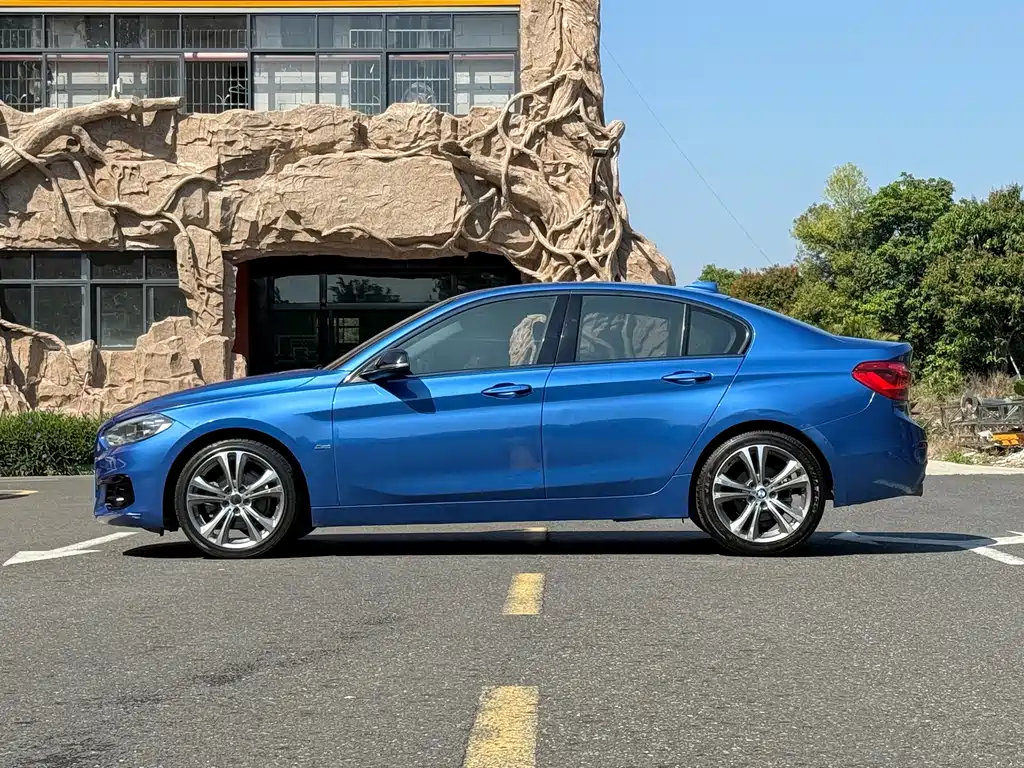 BMW 1 Series 2017 118i Sports купить на сайте DeffCars