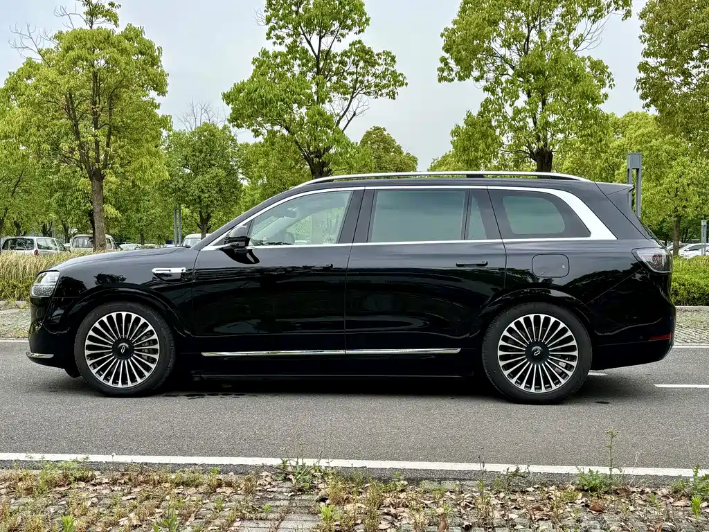 Wenjie M9 2025 extended range Ultra version 52kWh 6-seater version 192-line lidar) купить на сайте DeffCars