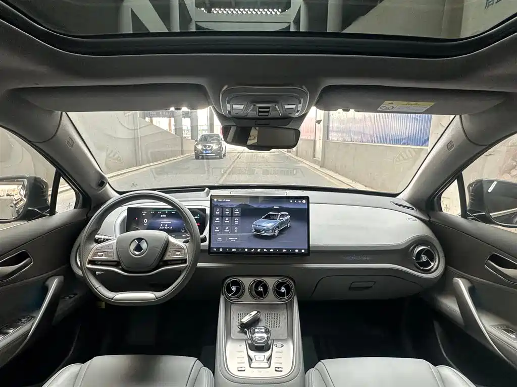 Denza N8 2023 four-wheel drive super hybrid flagship six-seat version купить на сайте DeffCars