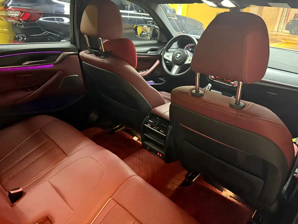 BMW 5 Series 2023 530Li Leading M Sports Package купить на сайте DeffCars