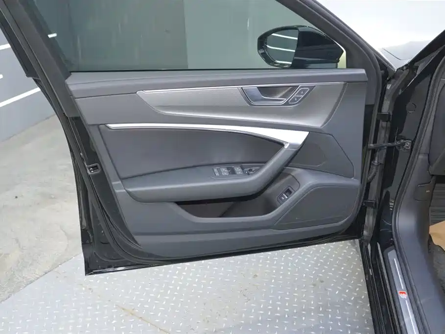 Audi A6L 2024 45 TFSI Premium Dynamic Model купить на сайте DeffCars