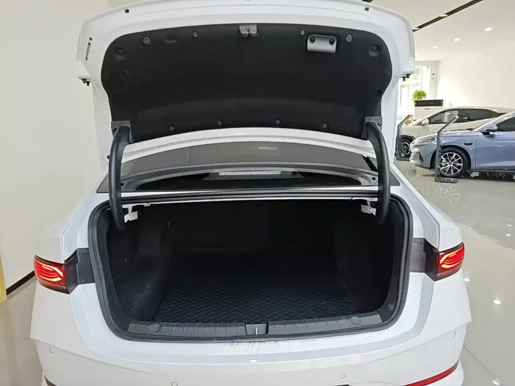 Qin Plus 2025 DM-i Smart 55km Leading купить на сайте DeffCars