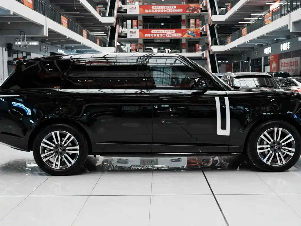Range Rover 2023 facelift 3.0 L6 400PS Extended Edition купить на сайте DeffCars