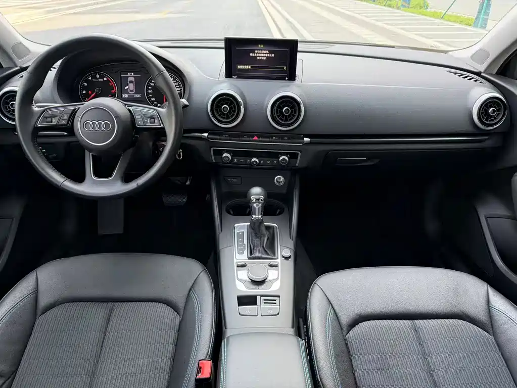 Audi A3 2019 Limousine 35 TFSI Sports National VI купить на сайте DeffCars