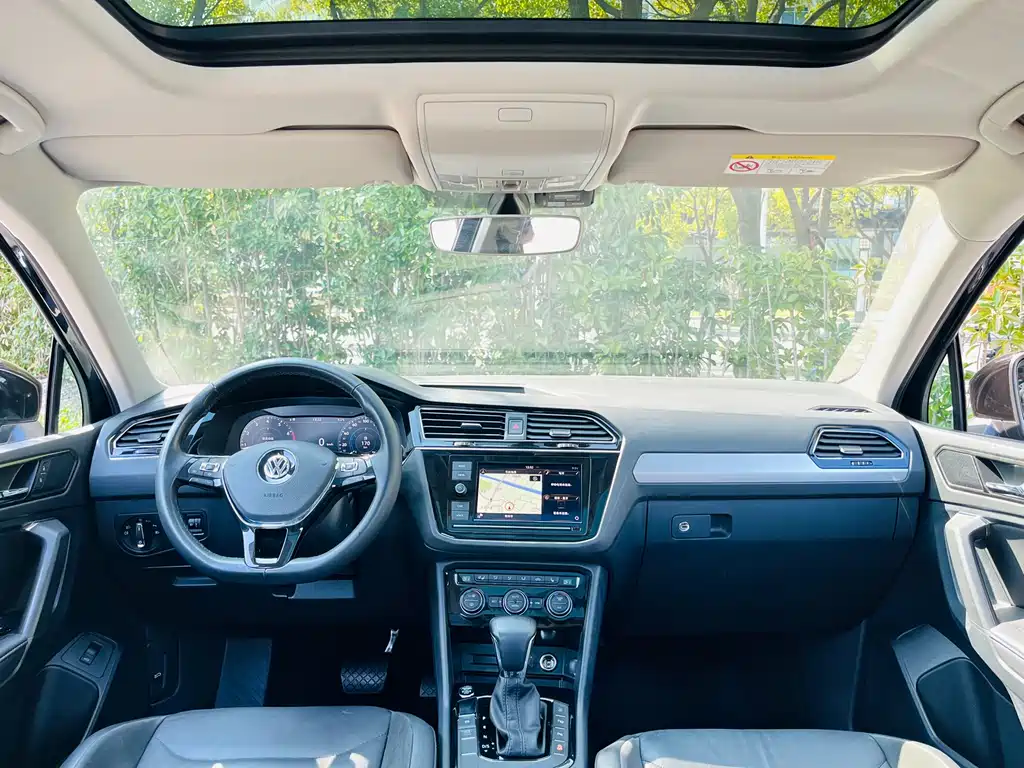 Tiguan L 2019 330TSI automatic two-wheel drive smart luxury version National VI купить на сайте DeffCars