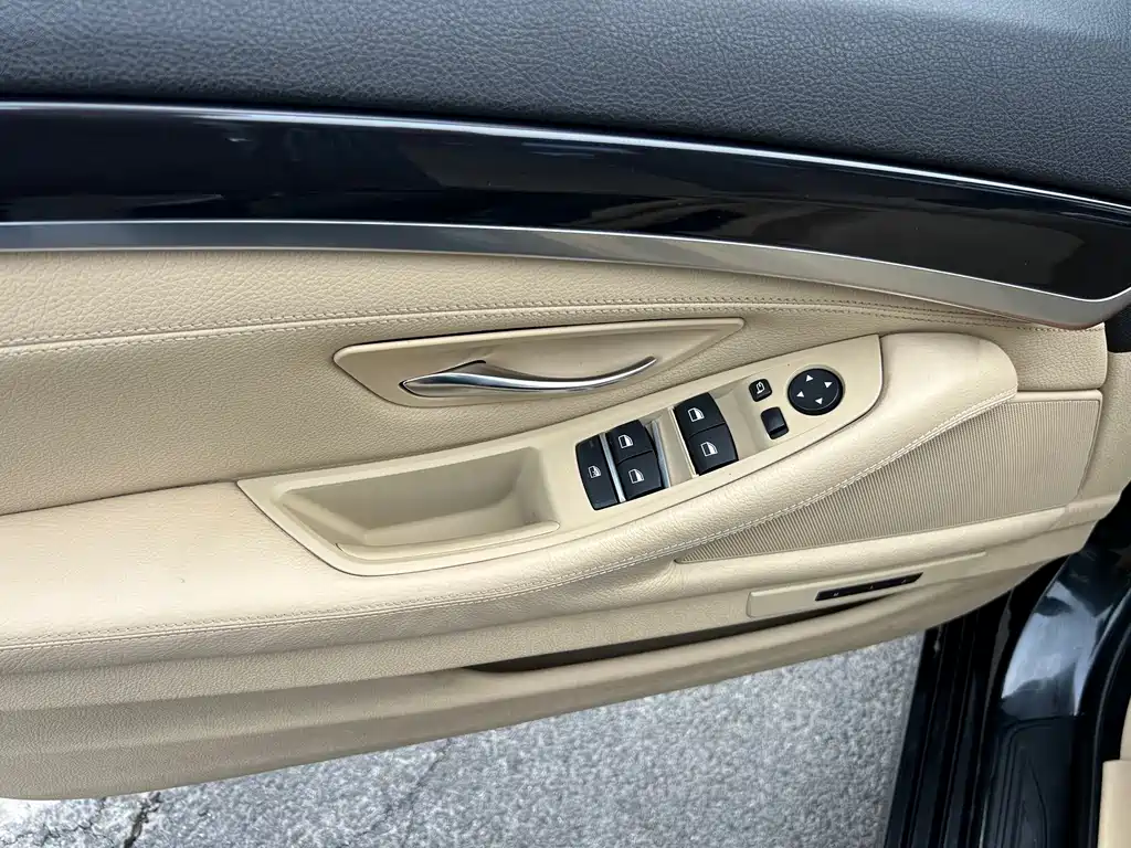 BMW 5 Series 2011 523Li Leading Model купить на сайте DeffCars
