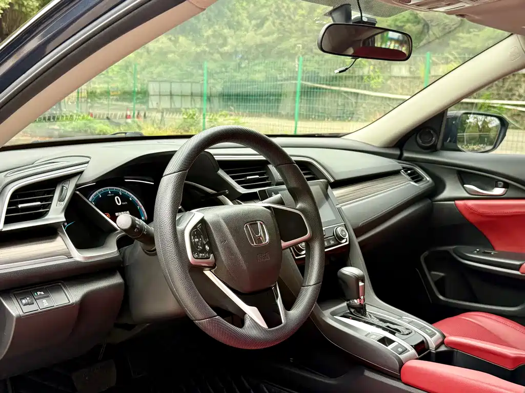 Civic 2019 220TURBO CVT Dynamic Edition National V купить на сайте DeffCars