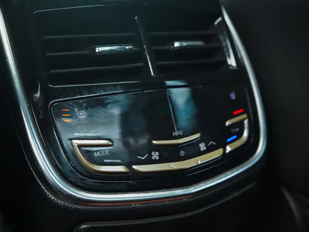 Cadillac XTS 2013 28T luxury model купить на сайте DeffCars