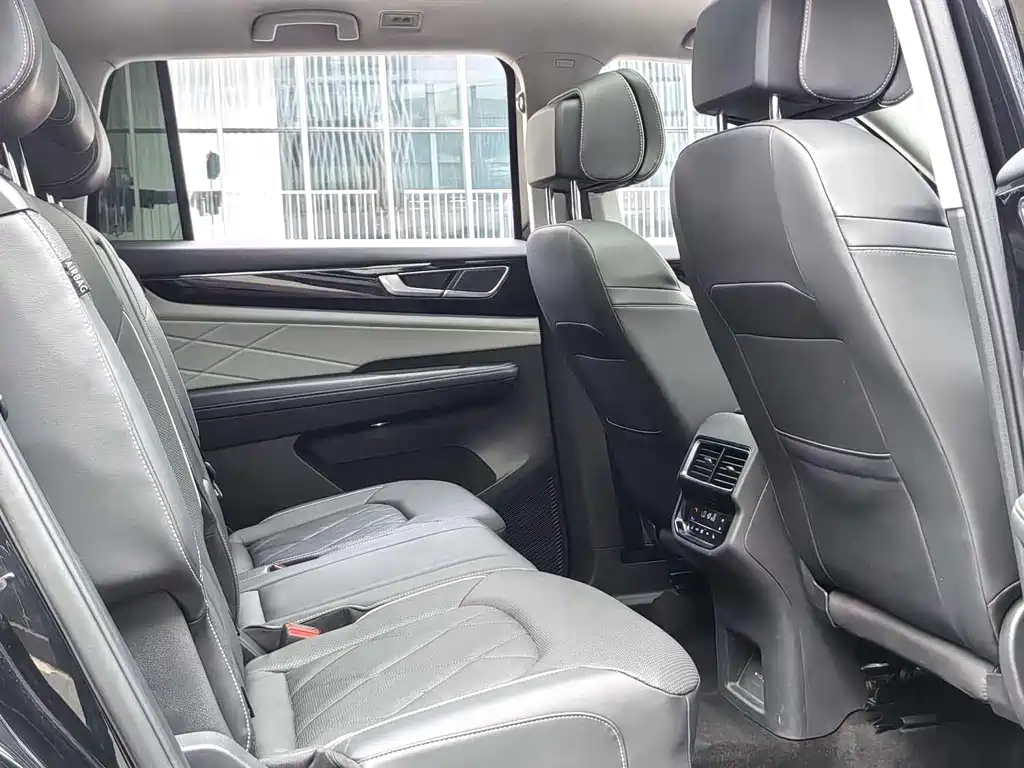 Touron 2023 380TSI four-wheel drive luxury version купить на сайте DeffCars