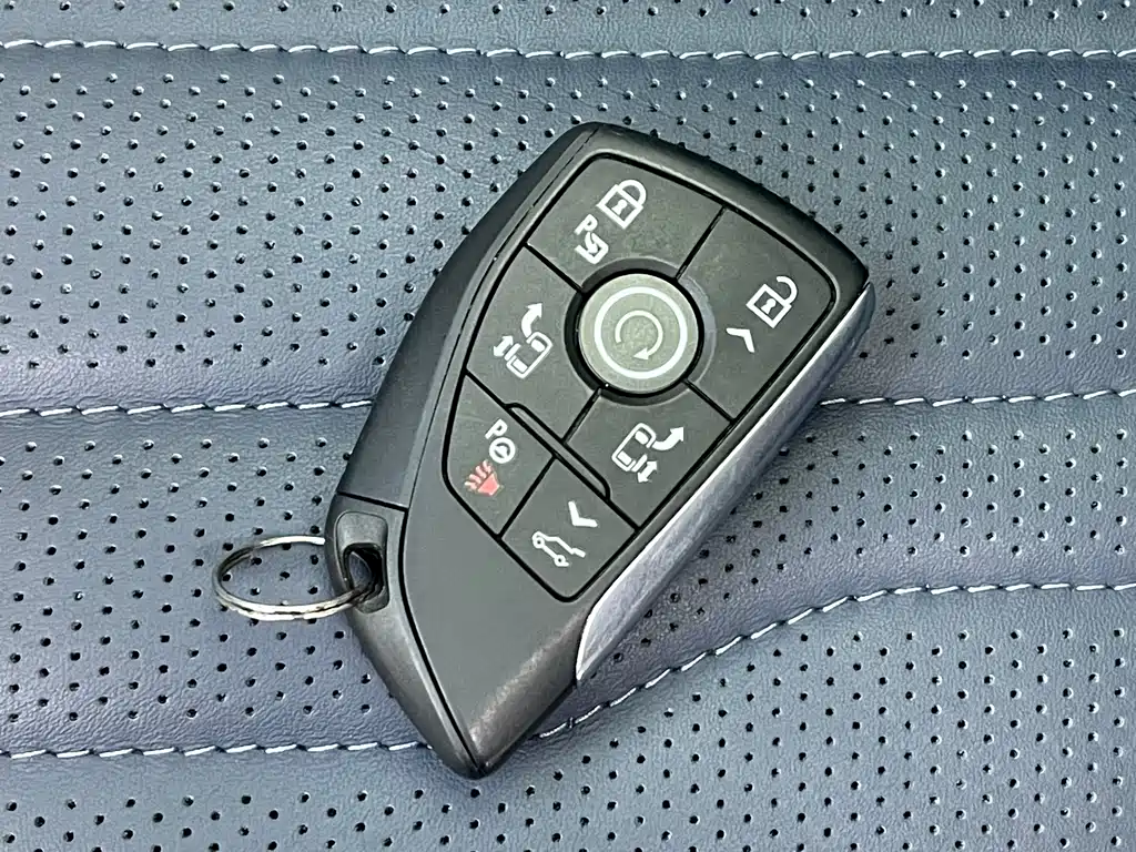 Century 2023 2.0T four-seater private version купить на сайте DeffCars