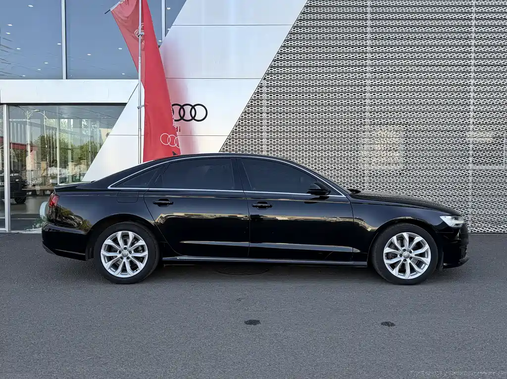 Audi A6L 2018 30th Anniversary Model 35 TFSI Fashion Model купить на сайте DeffCars
