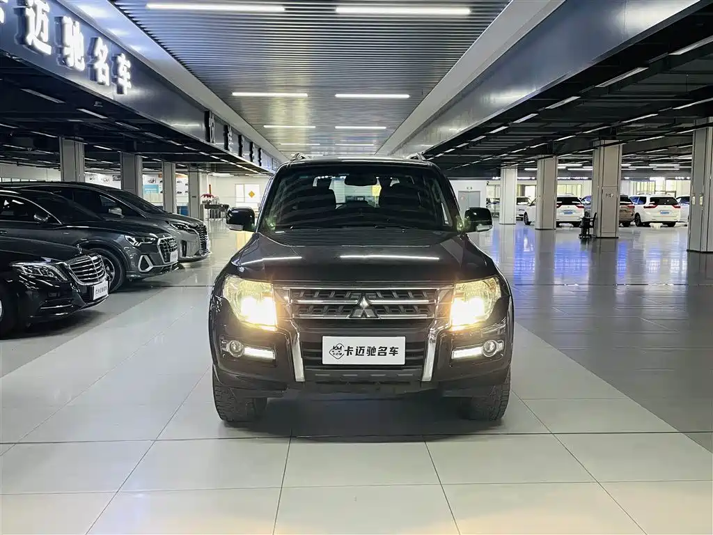 Pajero imported 2016 3.0L automatic standard version National V купить на сайте DeffCars