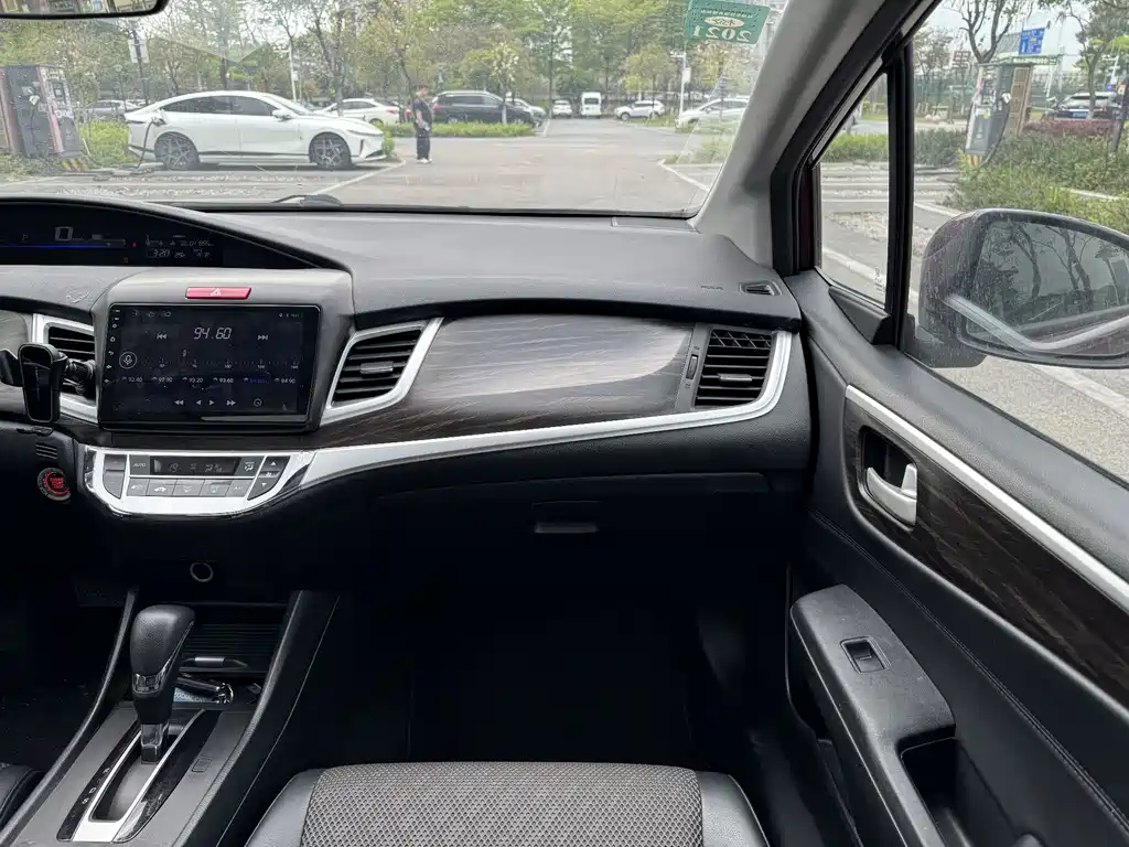 Jade 2017 1.8L automatic comfort version 5 seats купить на сайте DeffCars