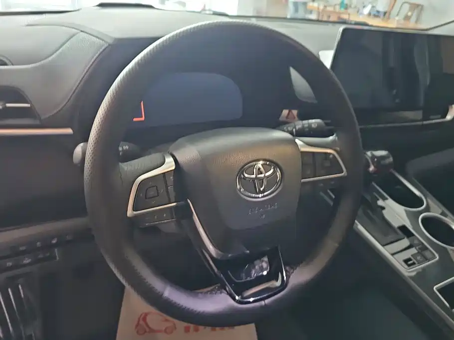 SIENNA 2024 2.5L Hybrid Platinum Edition купить на сайте DeffCars