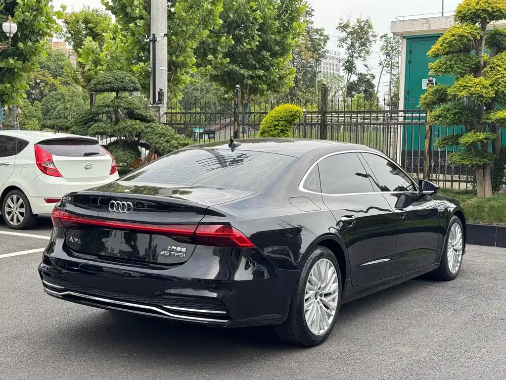 Audi A7L 2022 45 TFSI S-line Dream-Building Crystal Package купить на сайте DeffCars