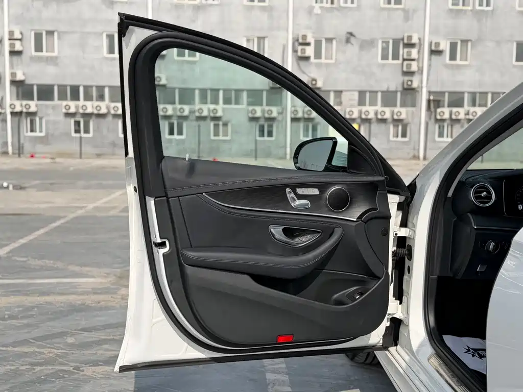 Mercedes-Benz E-Class 2017 E 200 L 4MATIC купить на сайте DeffCars