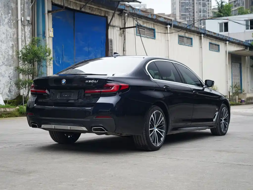 BMW 5 Series 2023 facelift 530Li leading M sports package купить на сайте DeffCars