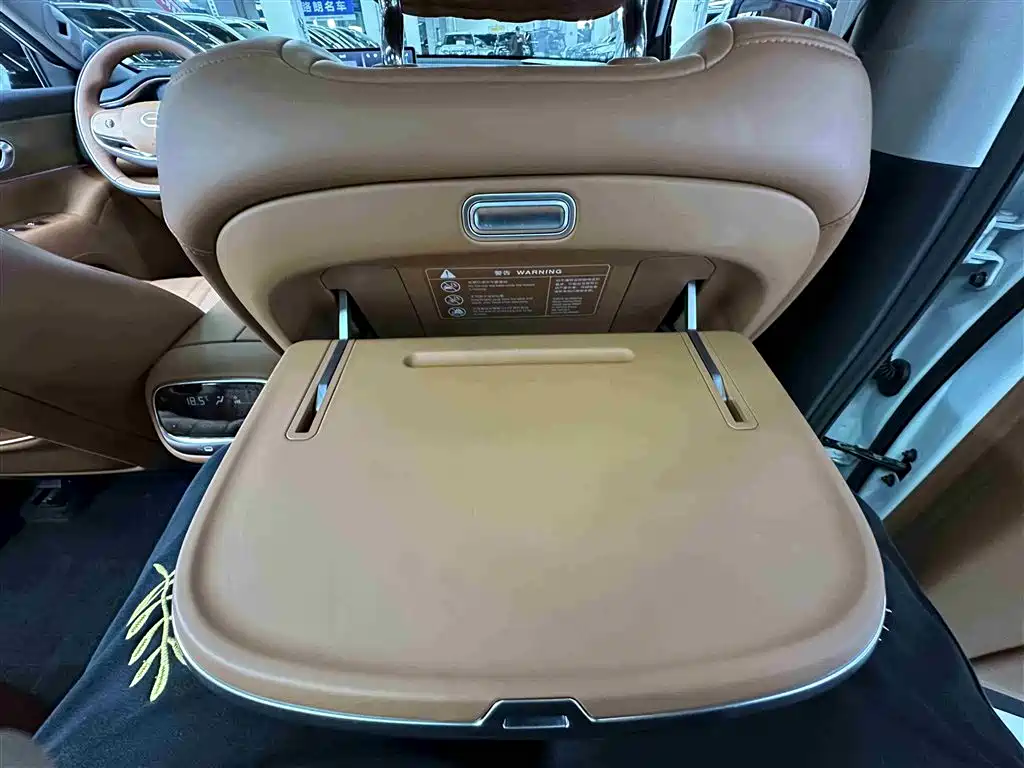 Trumpchi Yearning S9 2025 Qiankun UItra 6-seater купить на сайте DeffCars