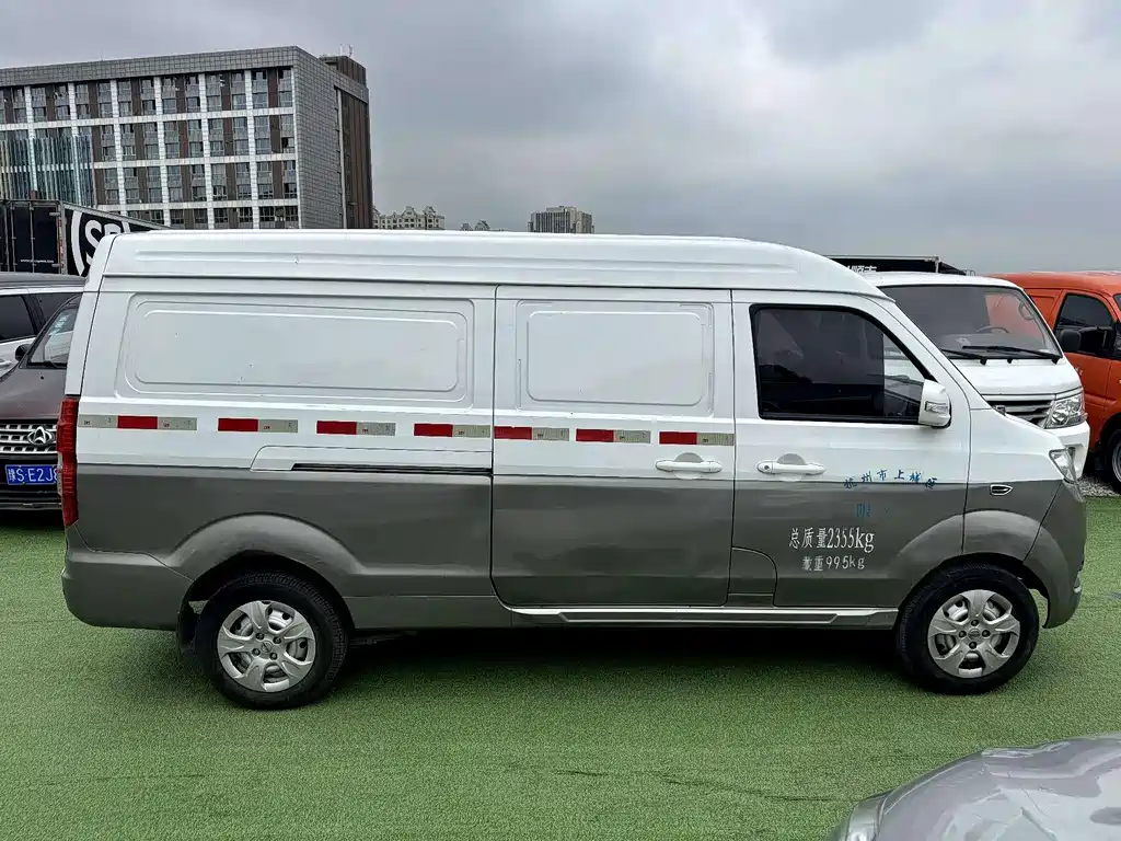 New Hiace X30L 2023 1.5L Fortune Edition Van 2/5 Seats Air-conditioned Version SWC15M купить на сайте DeffCars