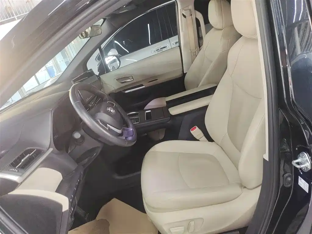 Grevia 2023 2.5L Hybrid Premium PLUS Edition купить на сайте DeffCars