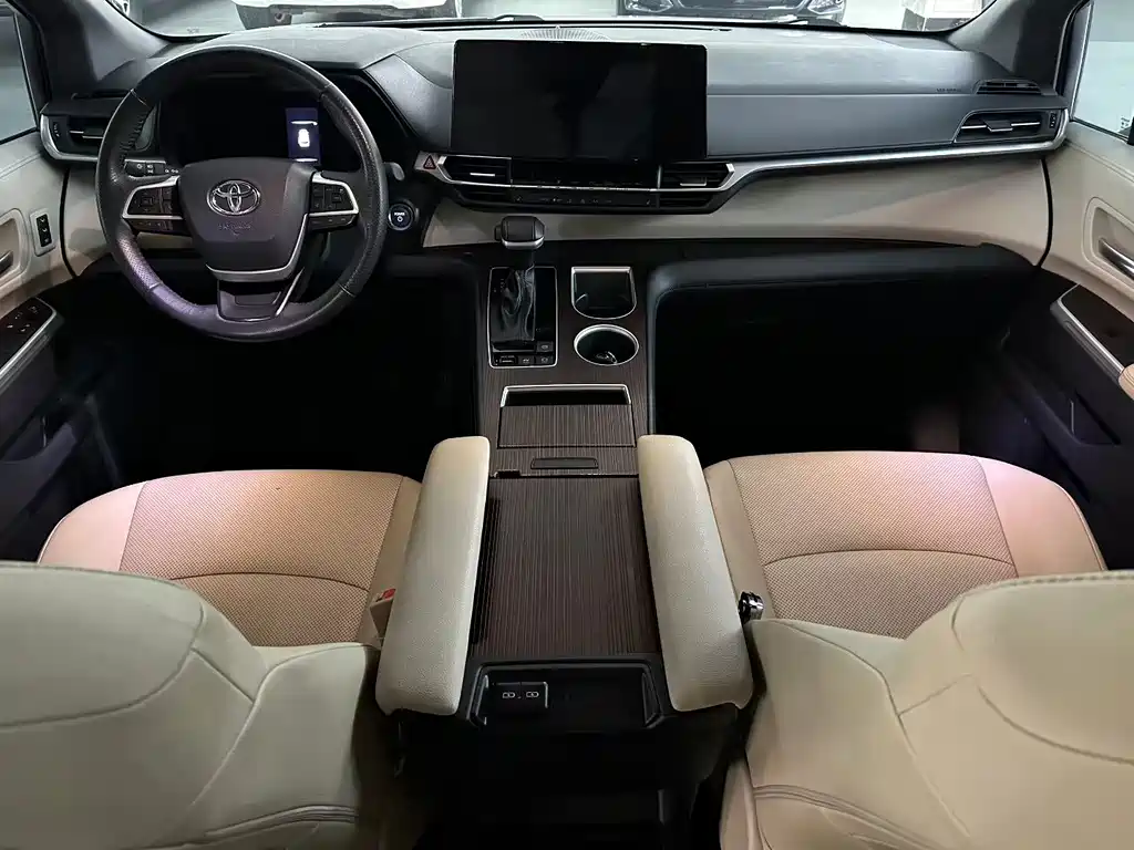 Grevia 2023 2.5L Hybrid Premium PLUS Edition купить на сайте DeffCars