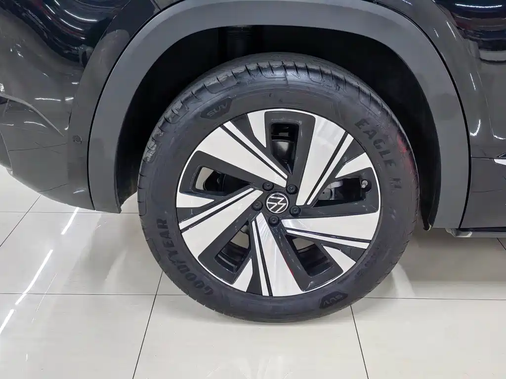 Touron 2024 Touron X 380TSI four-wheel drive Dragon Edition купить на сайте DeffCars