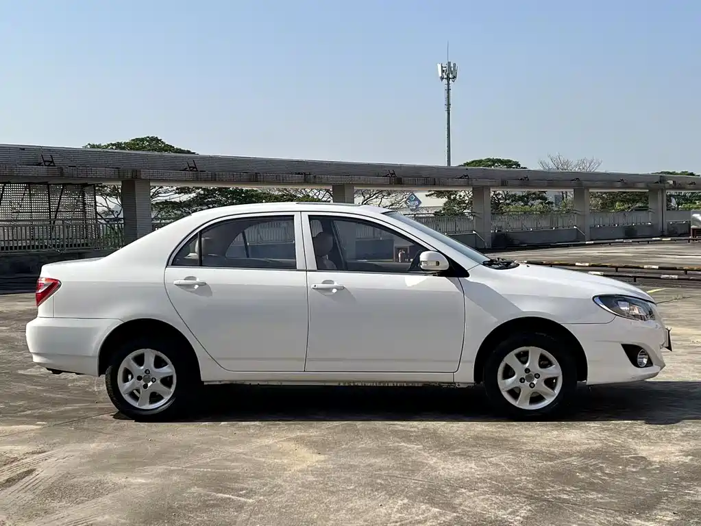 Corolla 2013 1.6L automatic luxury version купить на сайте DeffCars