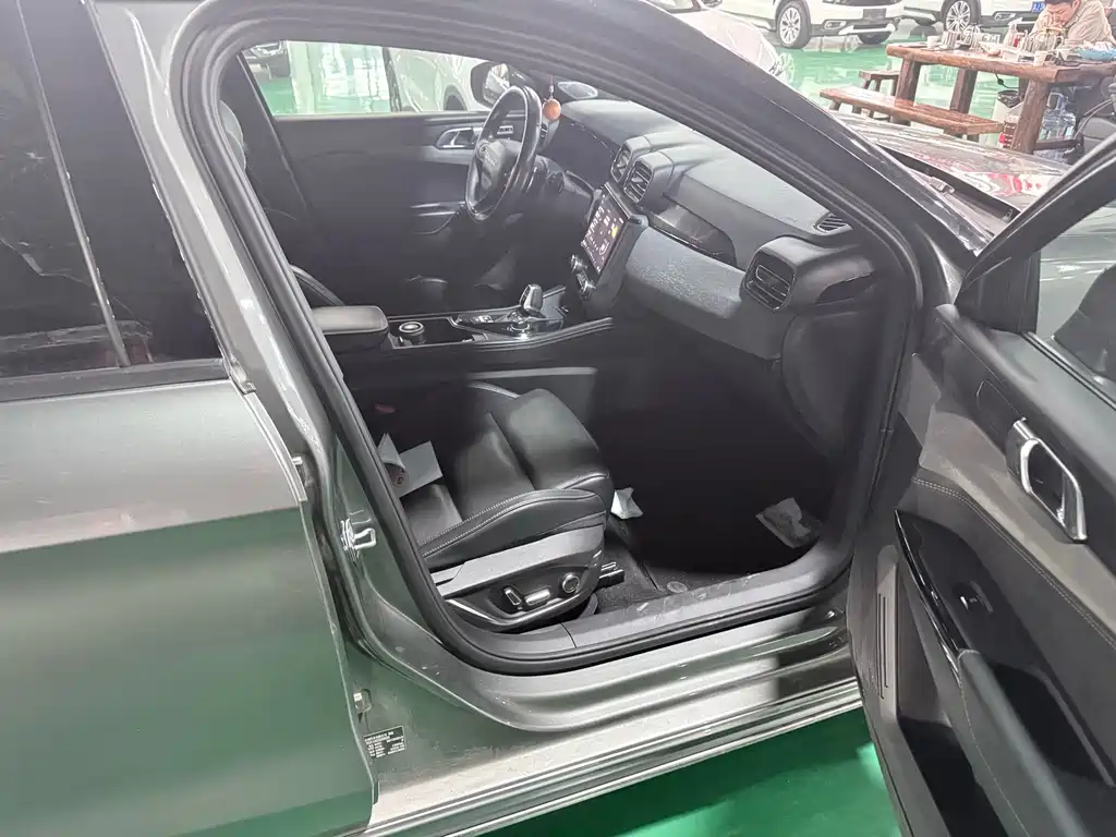 Lynk & Co 02 Hatchback 2022 2.0TD Pro купить на сайте DeffCars