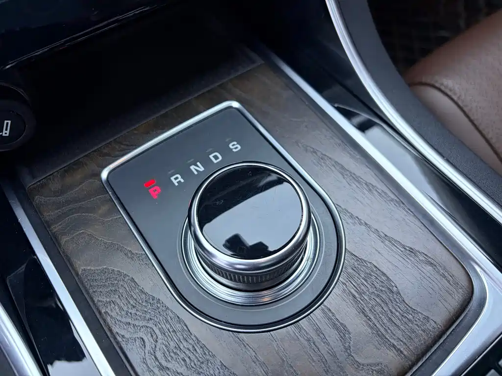 Jaguar XFL 2018 XFL 2.0T 250PS Deluxe Edition купить на сайте DeffCars