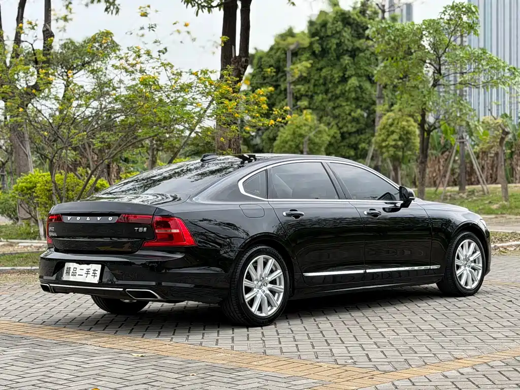 Volvo S90 2020 T5 Zhiyi Luxury Edition купить на сайте DeffCars