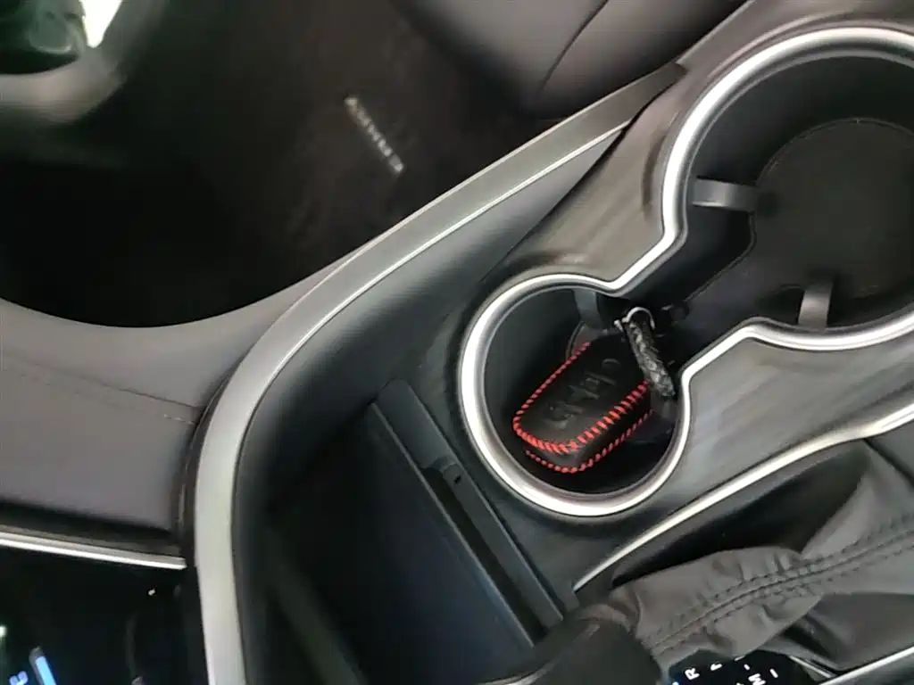 Camry 2021 2.0G Deluxe Edition купить на сайте DeffCars
