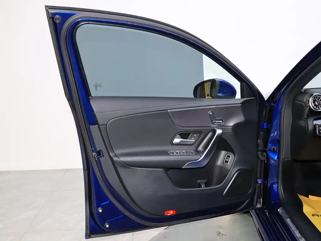 Mercedes-Benz A-Class 2022 Model 2 A 200 L Sports Sedan Fashionable купить на сайте DeffCars