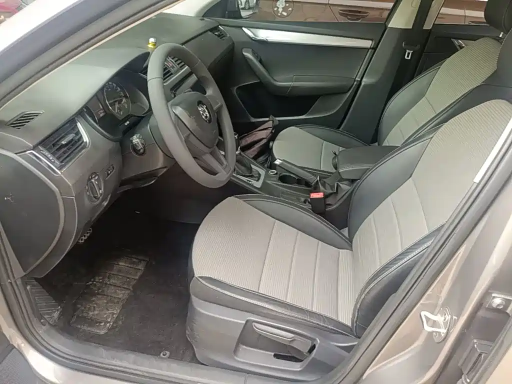 Octavia 2017 1.6L automatic version купить на сайте DeffCars