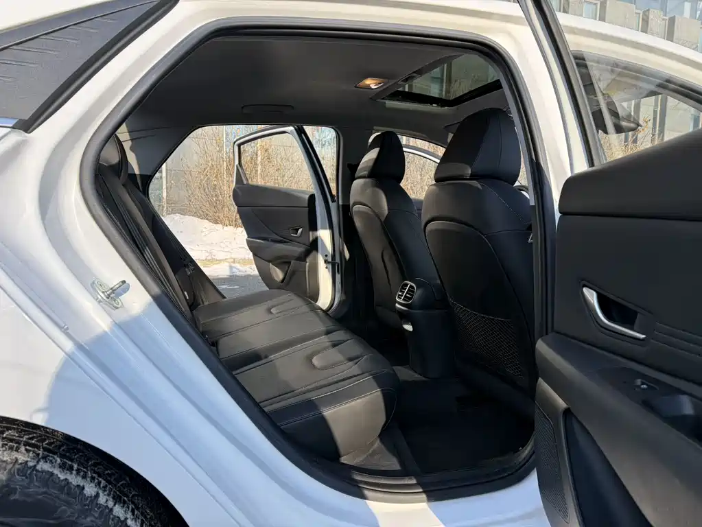 Elantra 2022 1.5L CVT LUX Premium Edition купить на сайте DeffCars
