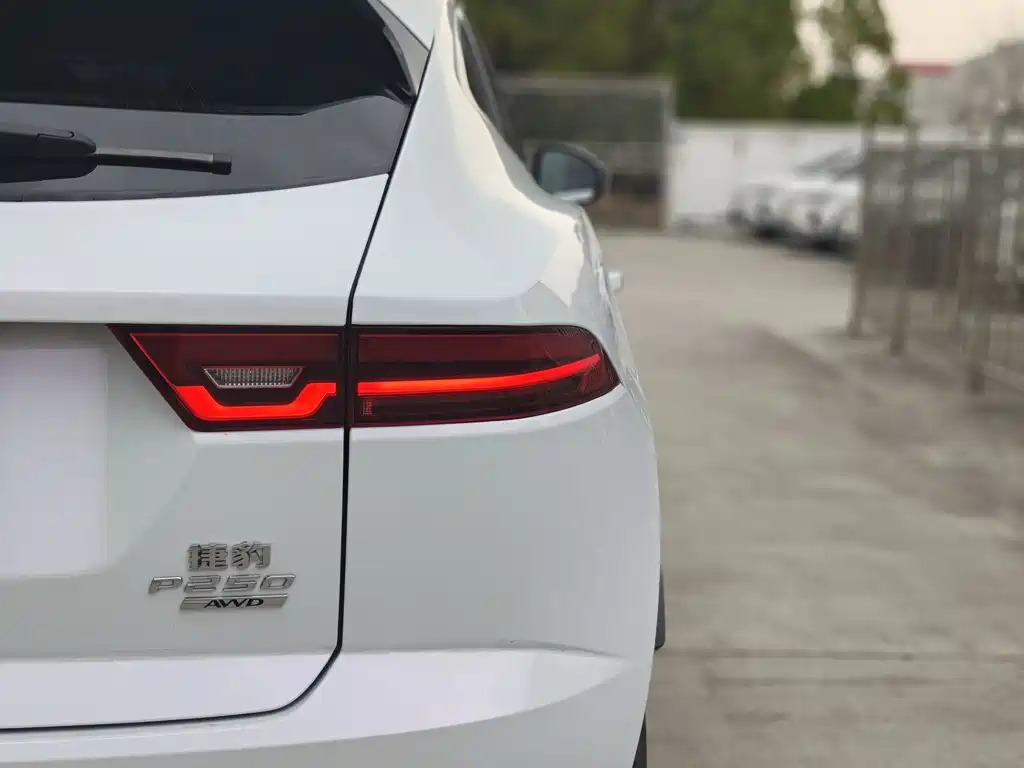 Jaguar E-PACE 2018 P250 SE National VI купить на сайте DeffCars