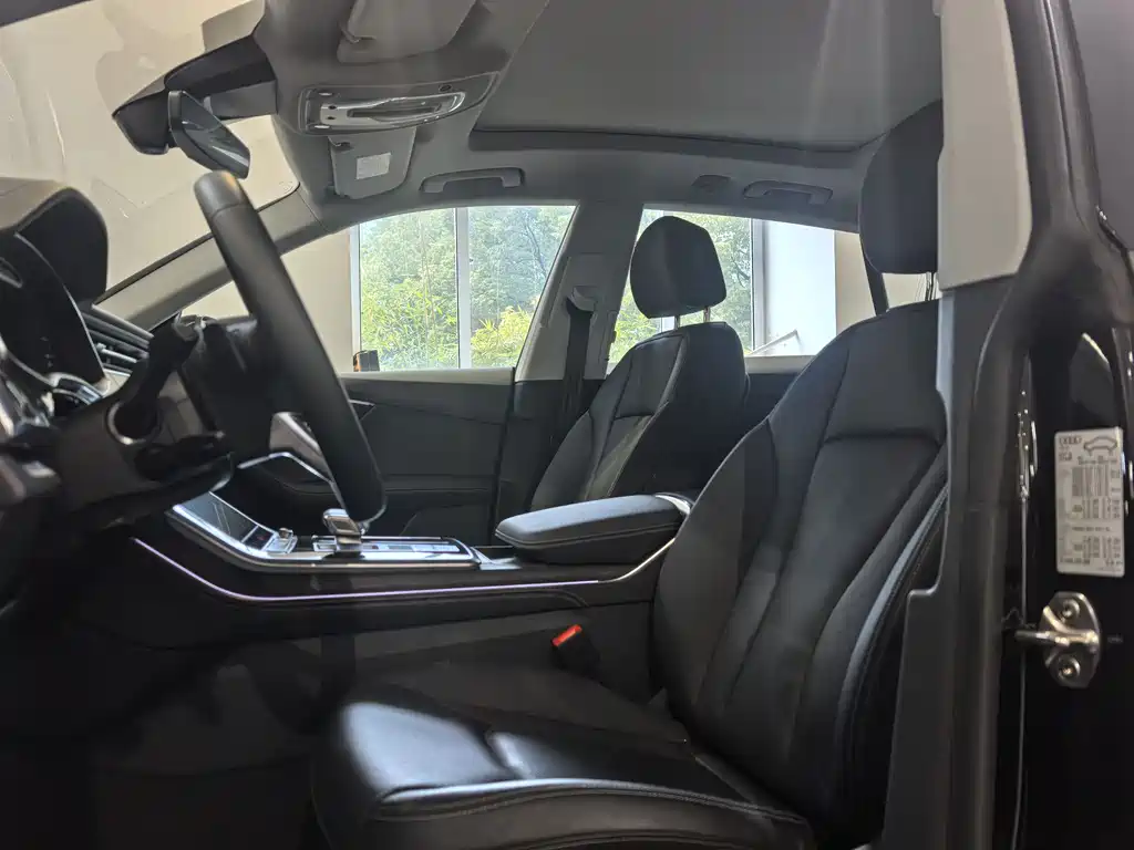 Audi Q8 2024 55 TFSI luxury and dynamic model купить на сайте DeffCars