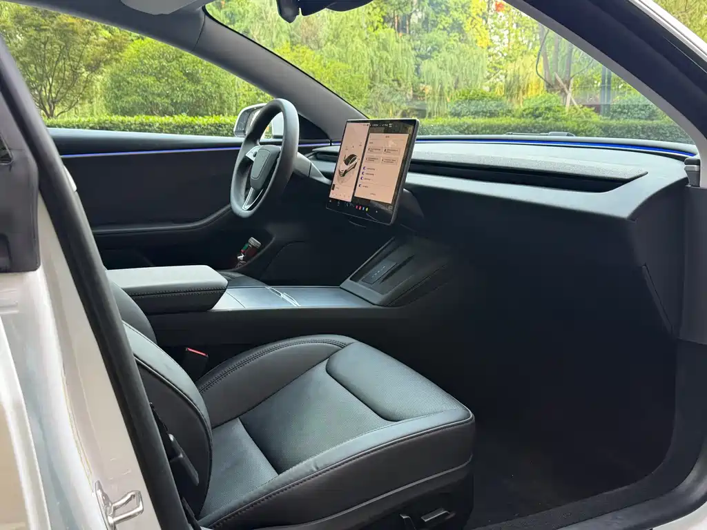Model 3 2023 rear-wheel drive version купить на сайте DeffCars