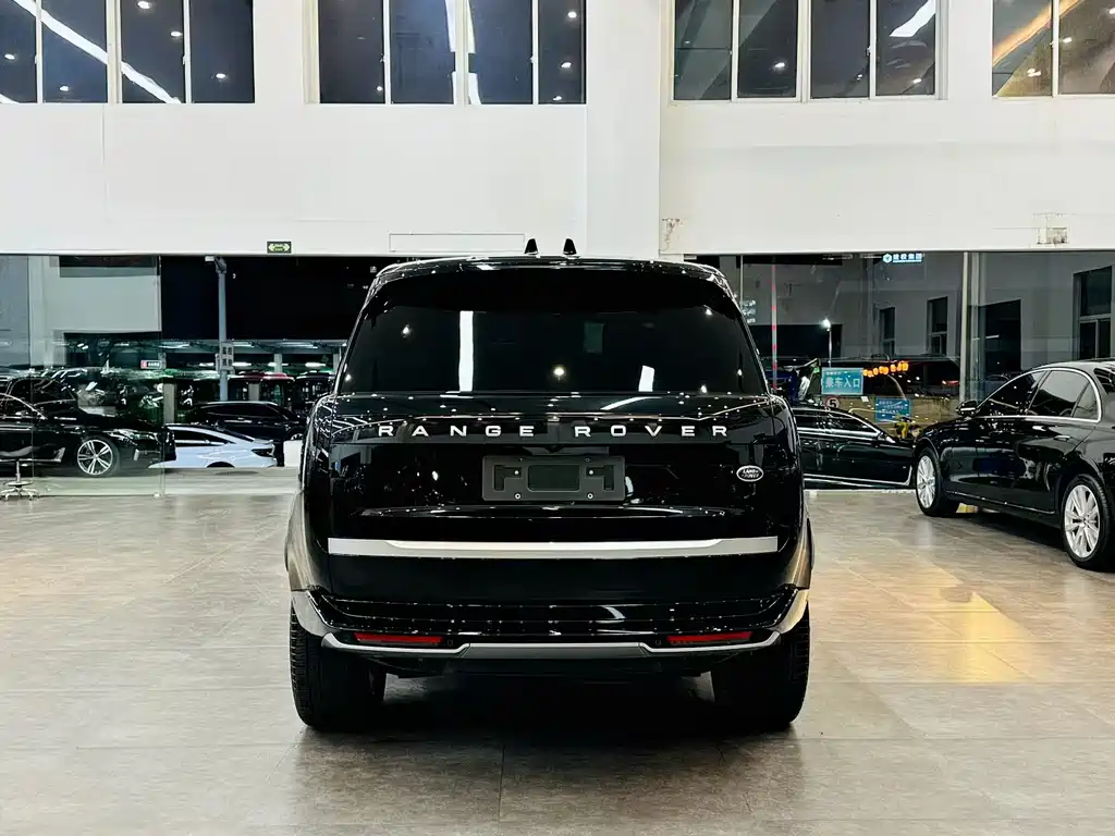 Range Rover 2024 3.0 L6 400PS Genesis Extended Edition купить на сайте DeffCars