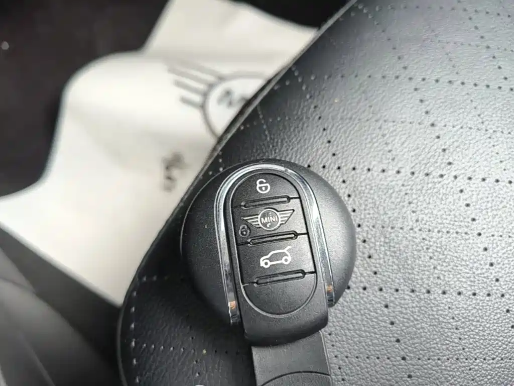 MINI 2019 1.5T COOPER Artist купить на сайте DeffCars