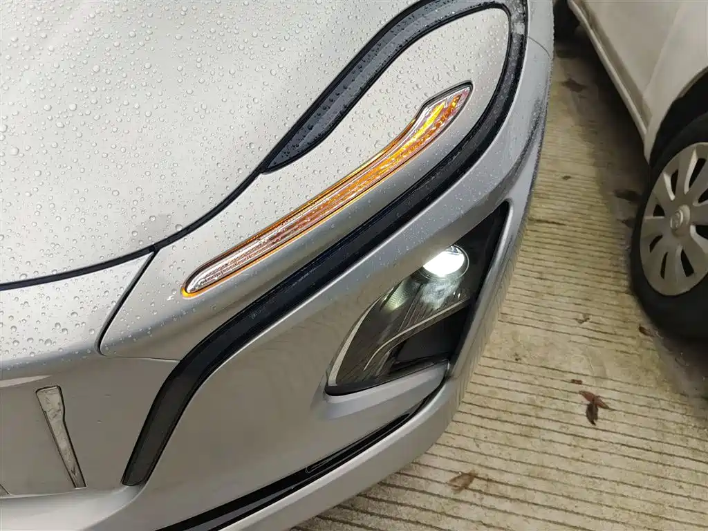 Hongqi E-QM5 2022 431km Charging Enjoyment Edition купить на сайте DeffCars