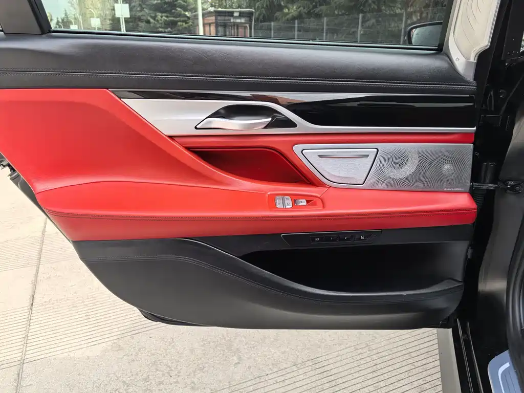 BMW 7 Series 2018 740Li xDrive Exclusive M Sports Package Black Flame Edition купить на сайте DeffCars