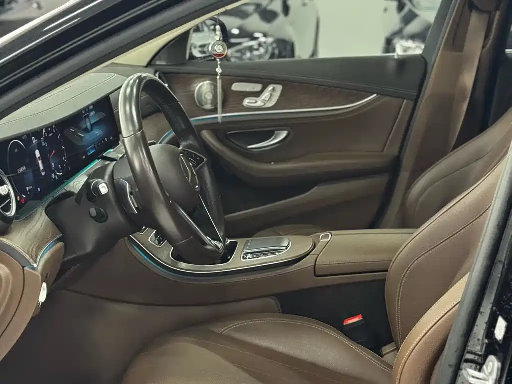 Mercedes-Benz E-Class 2023 E 300 L Luxury Model купить на сайте DeffCars